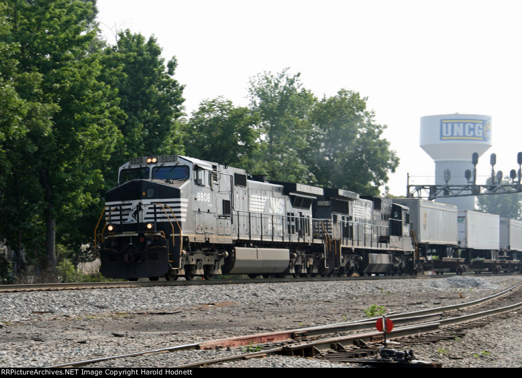 NS 9808 leads train 218 into town